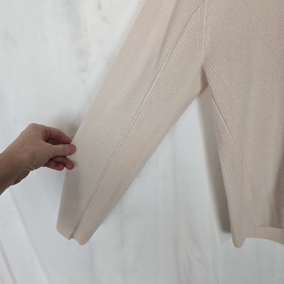 Madewell Cashmere V-Neck Sweater In Heather Oat - Picture 8 of 12